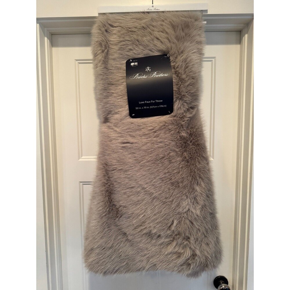 NWT Brooks Brothers Faux Fur Throw Blanket 50" X 70" Luxe Greige Soft, Cozy